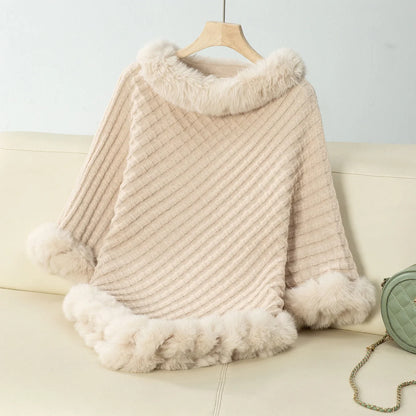 Cape en Tricot avec Col en Fourrure